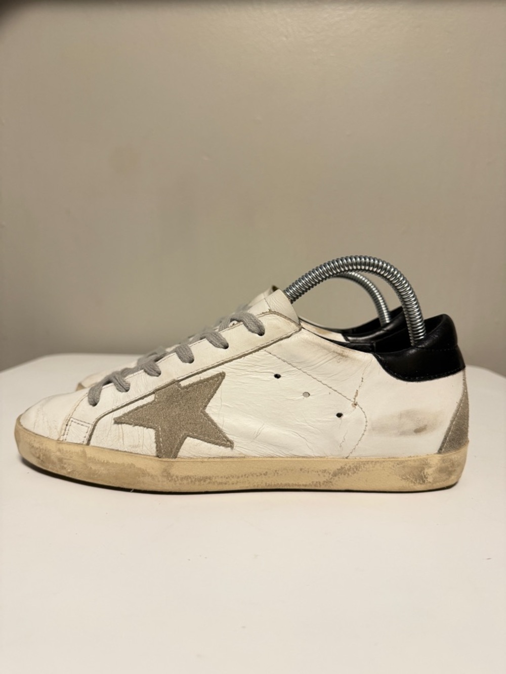 GGDB Golden Goose Super-Star Suede Star and Black Heel Tab Women’s EU 39 US 9